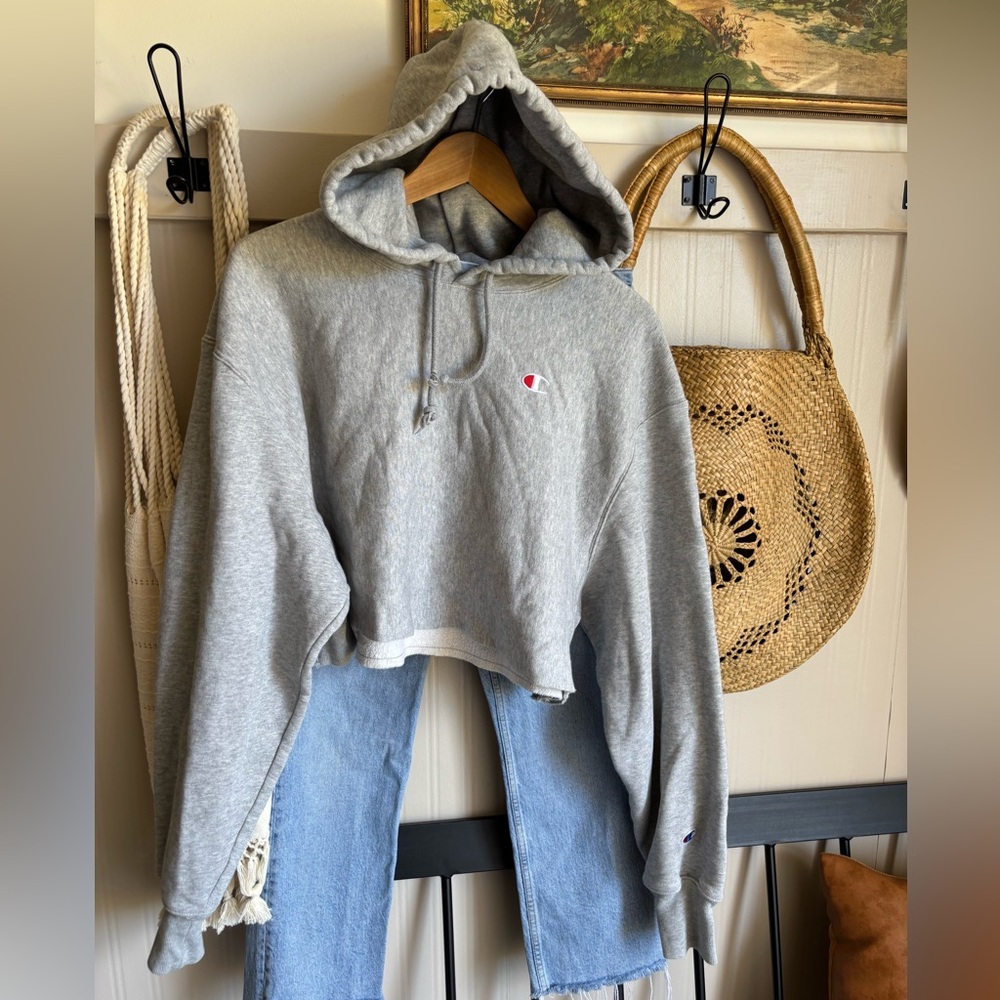 Cropped Grey Champion Hooded Sweatshirt Women’s Size L